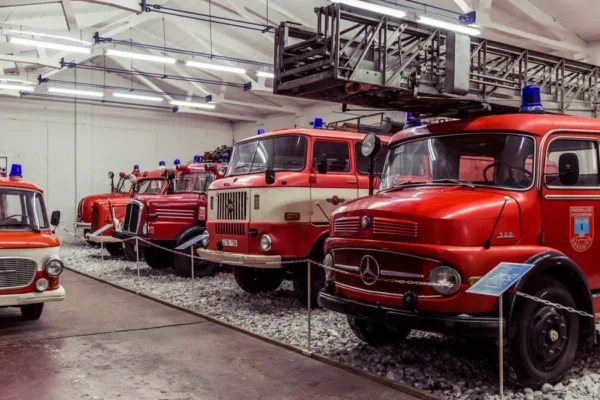 Feuerwehrfahrzeuge im Oldtimer Museum Rügen in Prora
