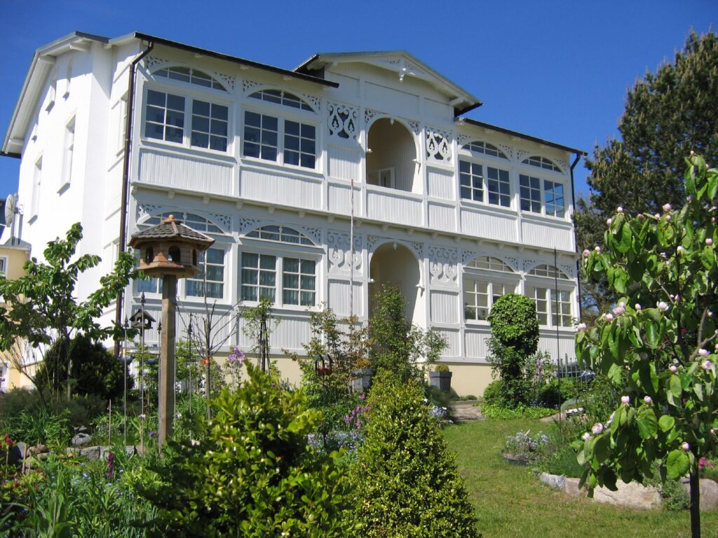 Villa mit Sonnenhof in Göhren