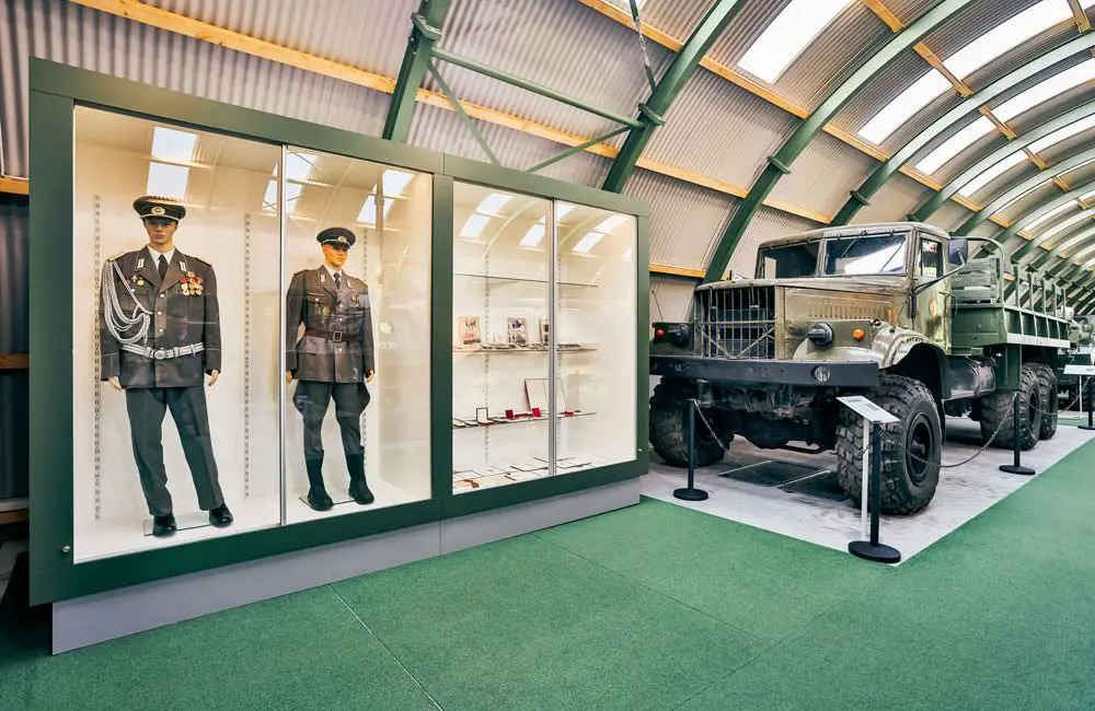 Militärfahrzeuge im Oldtimer Museum Rügen in Prora